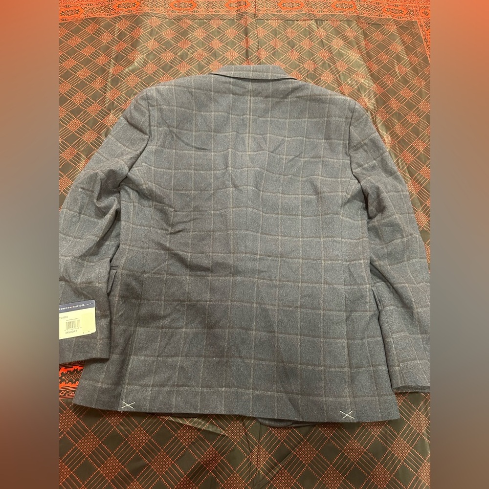 NWT Tommy Hilfiger TREVOR The Flex suit jacket
Size 38S
B321 - Picture 5 of 9